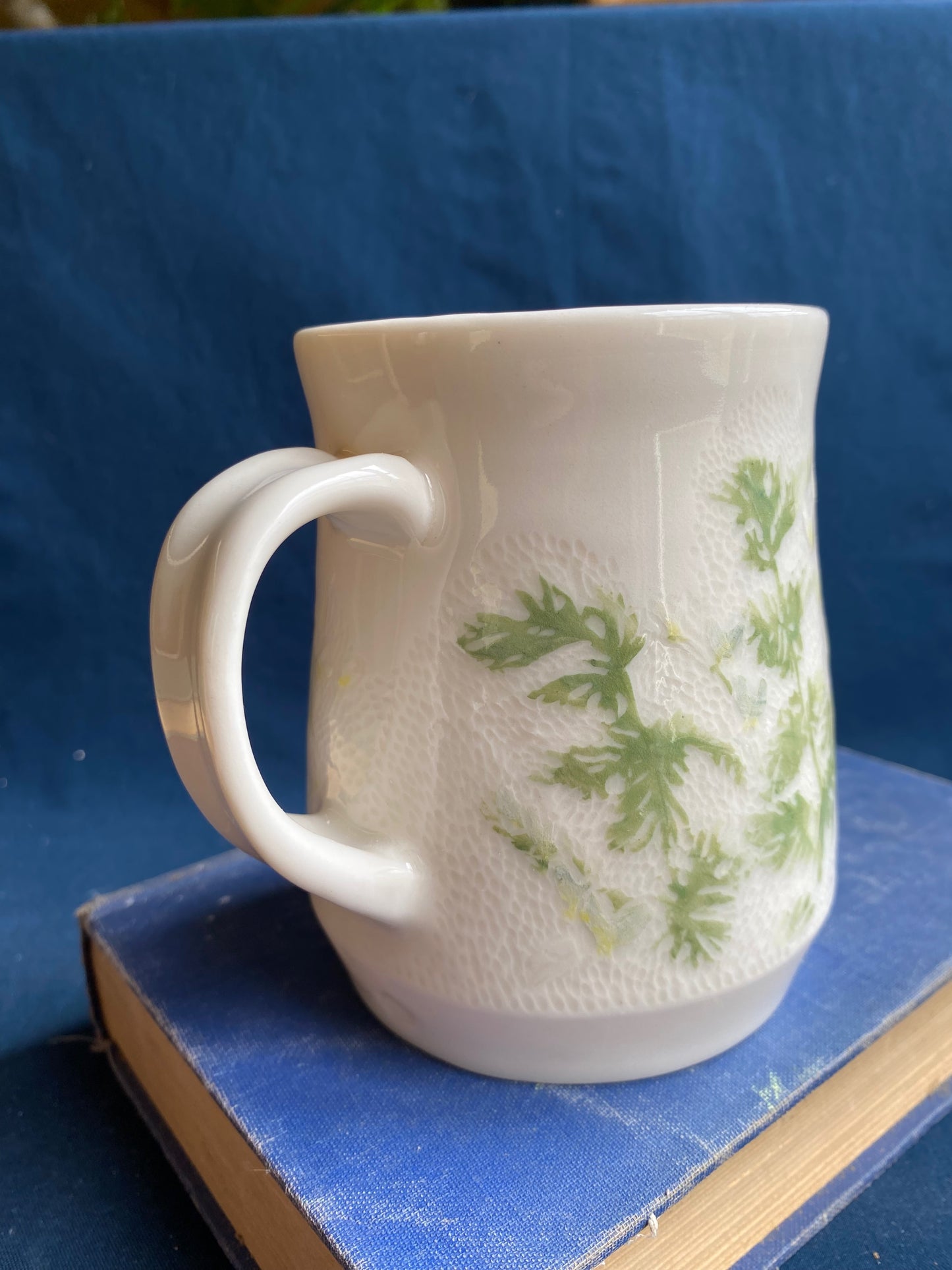 Dutchman's Breeches Carved Mug