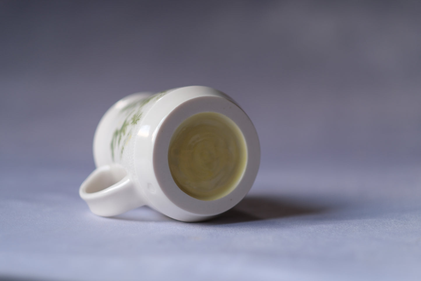 Dutchman's Breeches Carved Mug