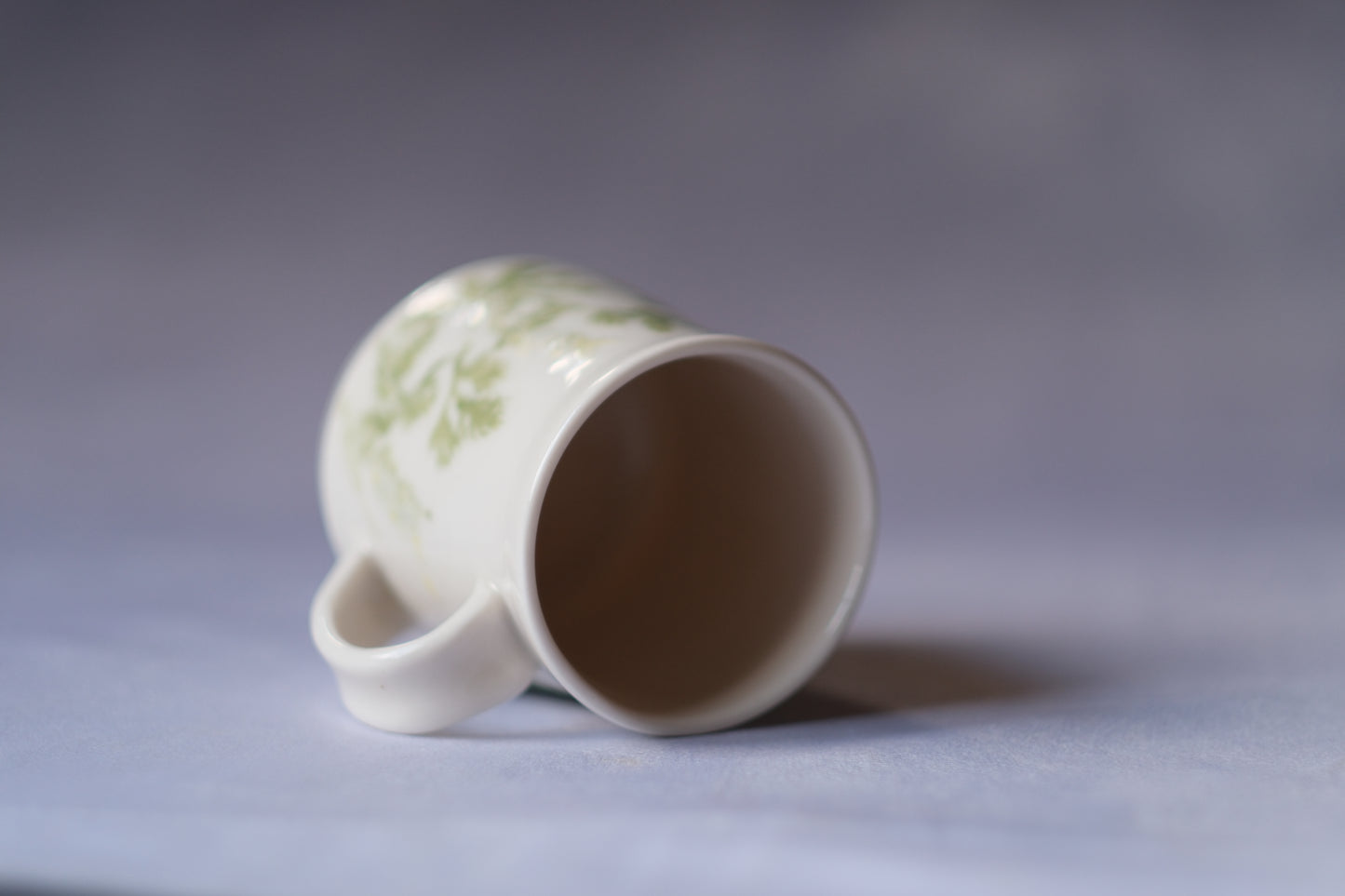 Dutchman's Breeches Carved Mug